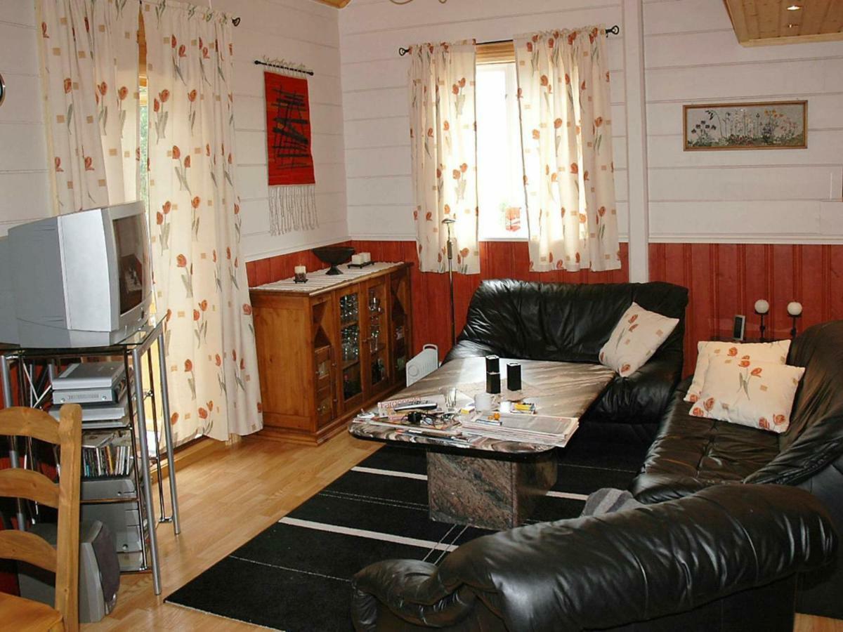 Three-Bedroom Holiday Home In Isfjorden Torvik Exterior photo